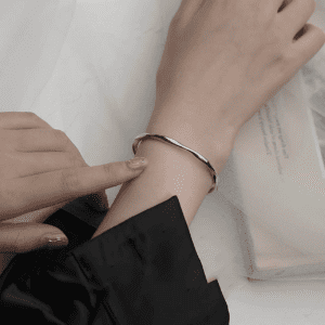 Bracelet jonc ouvert martelé argent