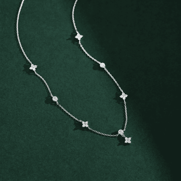 Collier minimaliste pour femme argent